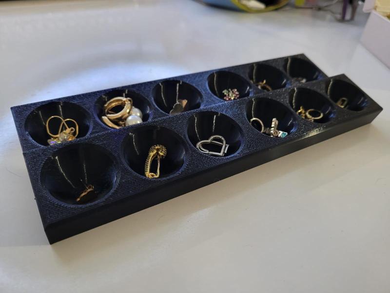 6 Eearring Holder