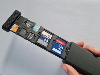 SD / microSD card holder
