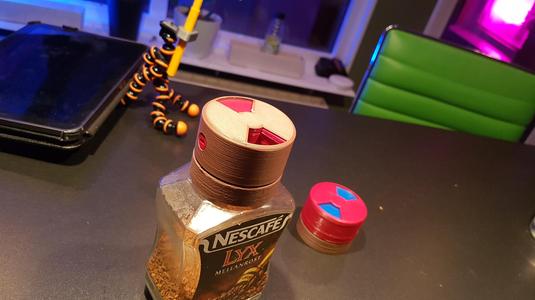 Coffee dispenser for Nescafé glass bottle