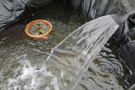 rounded spray outlet for ponds