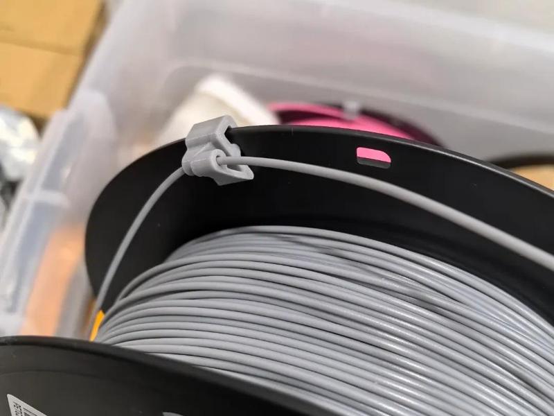 Never-dropping filament clip (for Rambo filament spool)
