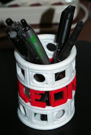 Customizable pen holder