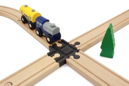 Wooden train track intersection : 4 ways (Brio, Ikea ...)