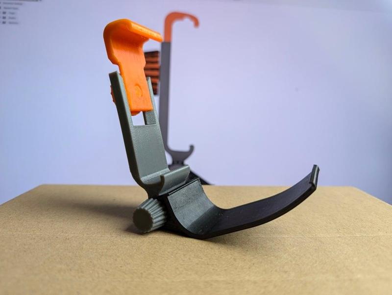 PS5 DualSense Mount for Pixel 7 Pro Dbrand Grip