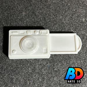 INSTANT CAMERA KEYCHAIN WITH PHOTO