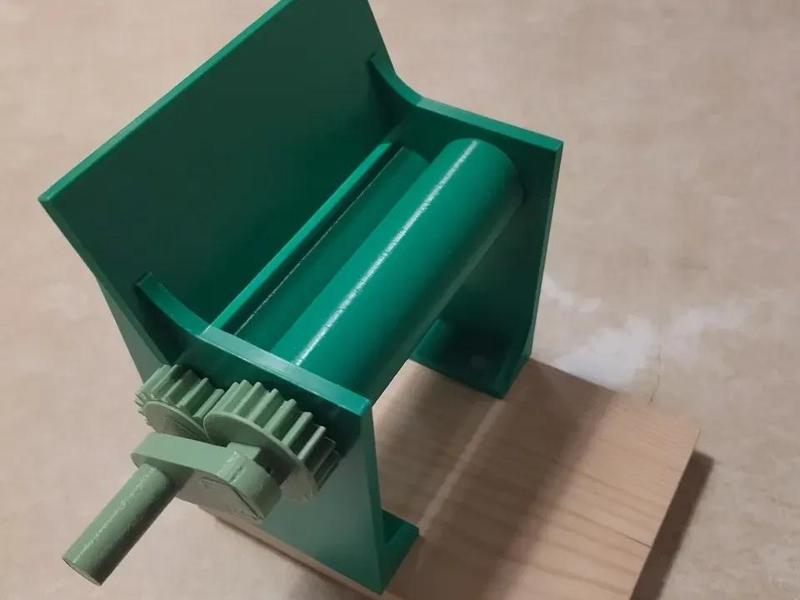 Hand-cranked Dough Roller/Press