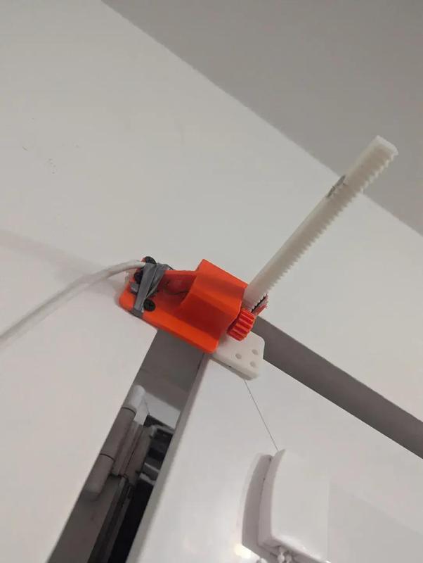 Automatic window open/close er