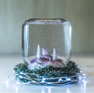 DIY snow globe - low poly landscape