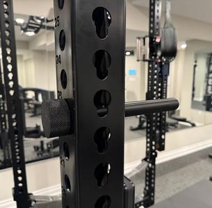 Squat Rack Rogue Monster 3x3 band peg