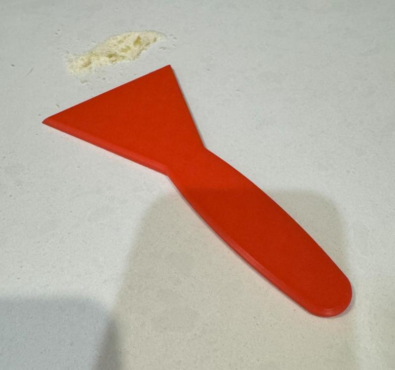 Pizza dough scraper