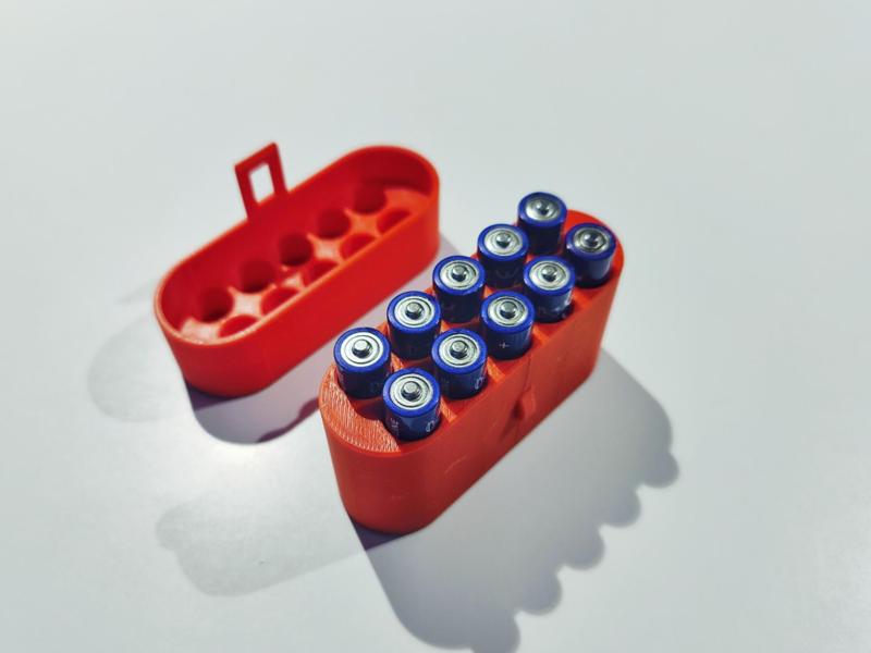 Compact AAA Battery Box