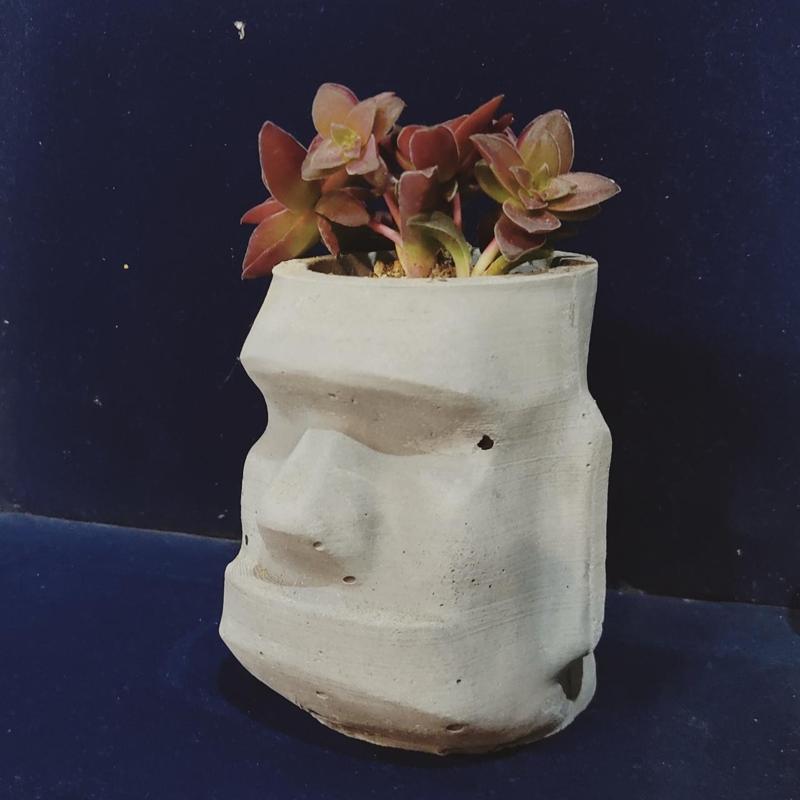 Concrete pot mold _ Moai