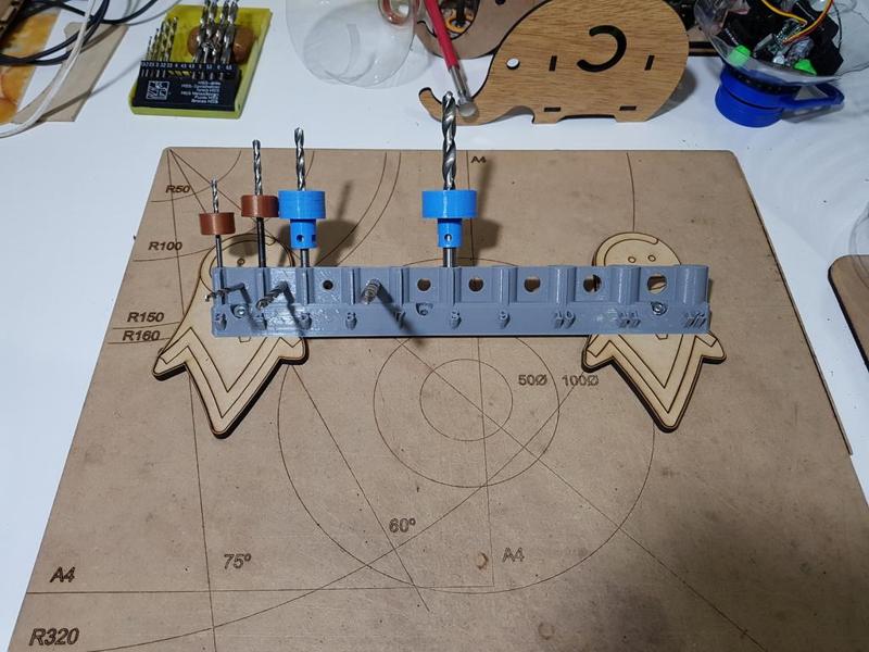 WICKER HOLDER WITH ADAPTER SYSTEM OR DEPTH STOP