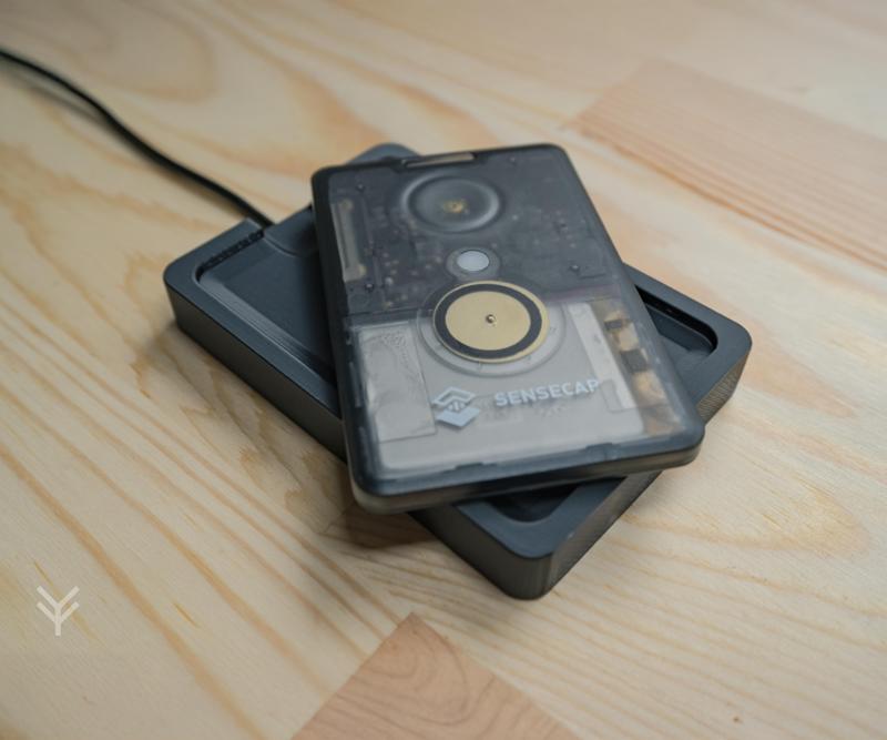 SenseCAP Card Tracker T1000-E Charging Puck by Physis