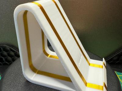 simple phone holder for bigger devices