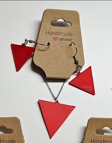 Triangle shapped jewelry set   