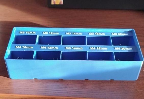 gridfinity M3-M4 (2x5) with scaffle and edt text