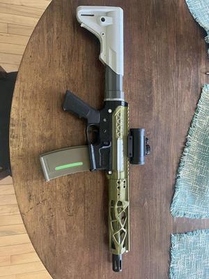 Generative Design Handguard for PAAR15 v4 EVO