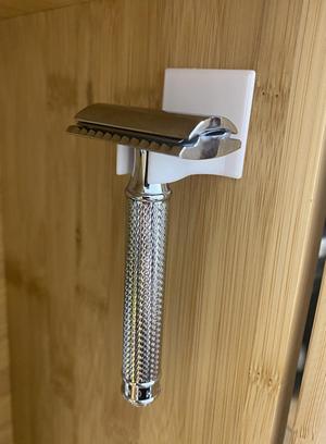 Hanging Safety Razor Holder