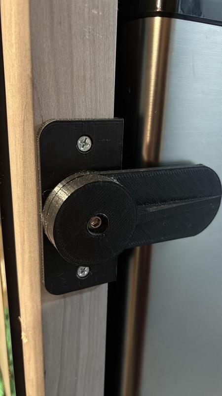 Coleman Lantern 17b Refrigerator door latch