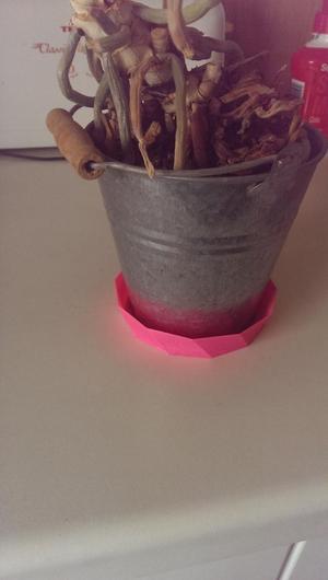 Plant pot tray