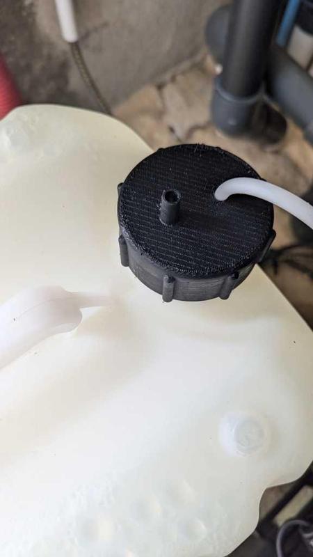 Bouchon Ph/Chlore DIN60 bidon 20L avec event pour distributeur automatique / Ph/Chlorine cap DIN60 with event for automatic dispenser