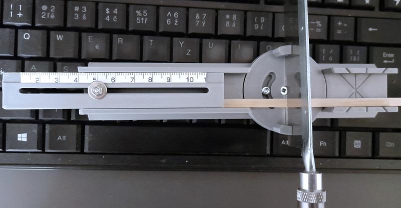 adjustable angle cutter with stop