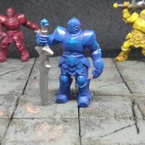 Crest Plate Knight Pose A, Miniature