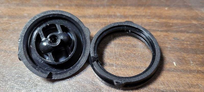 Echo P021005581 Chainsaw Oil Cap / Echo P021005591 Chainsaw Gas Cap (CS2600,2700,310,260TES,350WES/TES,352ES,353ES,360TES,361WES/SH305S)