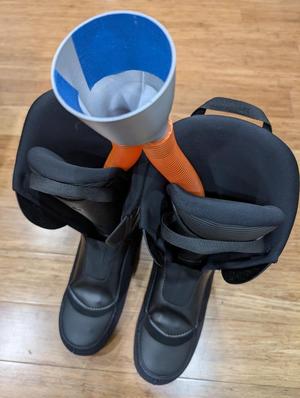 hairdryer and hose attachment for a (ski) boot and glove dryer