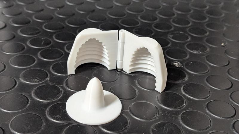 Včelí úly / Vosí hnízda