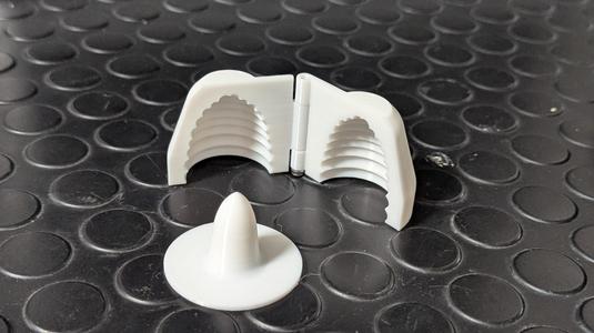 Včelí úly / Vosí hnízda