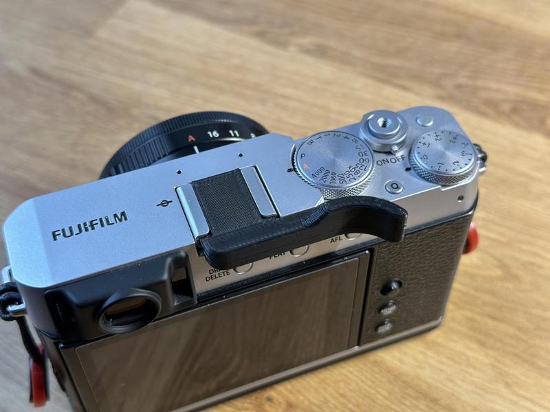 Fujifilm X-E4 hot shoe thumb grip