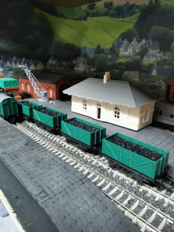 Railway 7-Plank Coal Truck and Chassis N Gauge (RESIN)