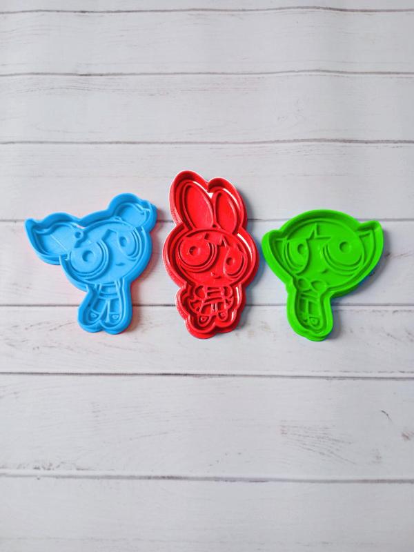 THE SUPER POWERFUL GIRLS