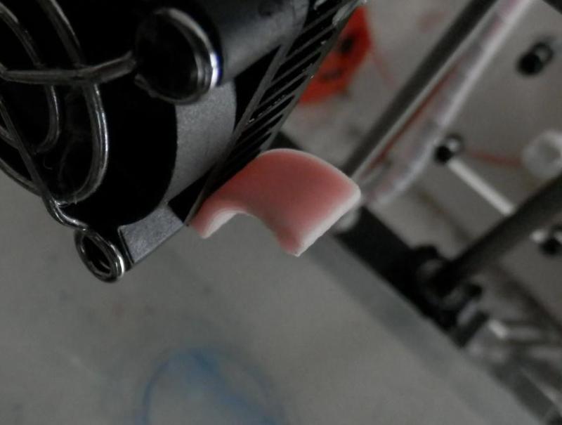 [idbox] Pull Handled Wind Barrier