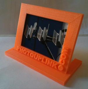PhotoUpLink.com 3d printed picture frame 1 with stand