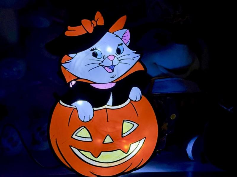 Marie Halloween lightbox