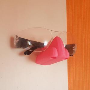 Nosy Wallmount For Glasses