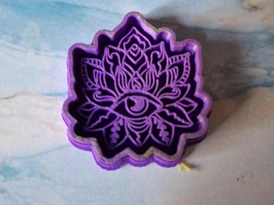 eye cutter with mandala flower