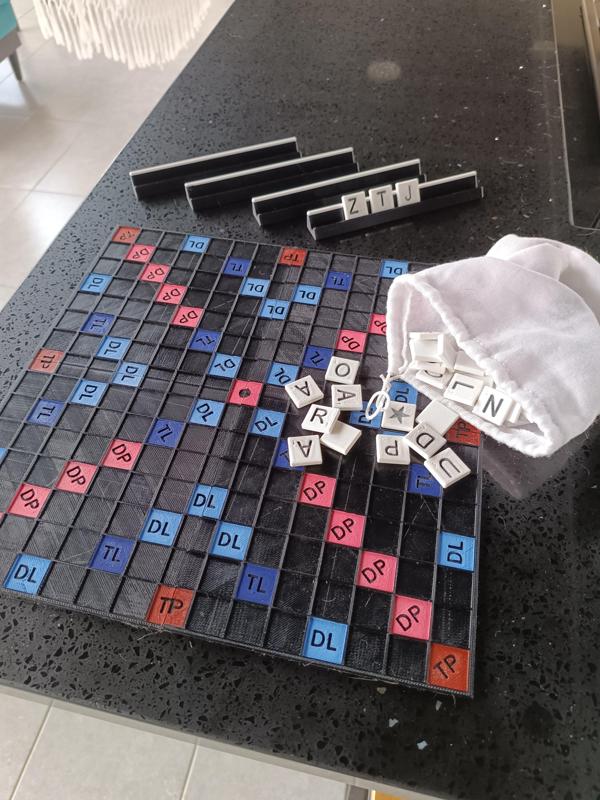 Scrabble Spanish and English version (crossword puzzle)