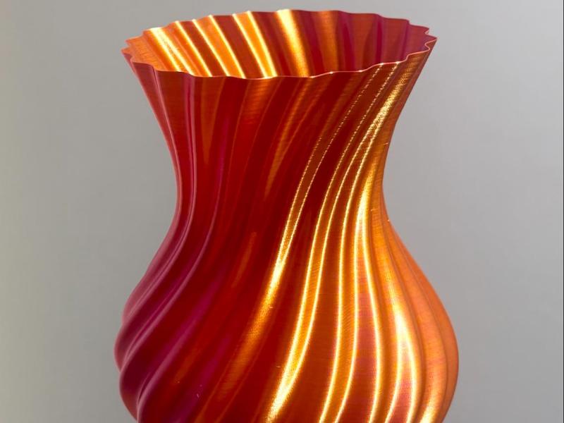 Wavy vase