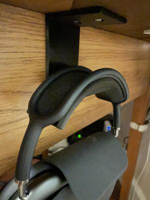 Under desk mount for Airpods Max Headphone