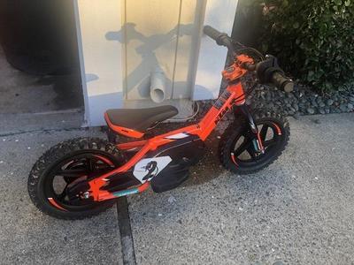 Stacyc 12 Footpegs