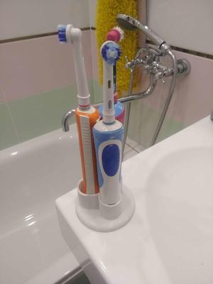 Electric toothbrush holder
