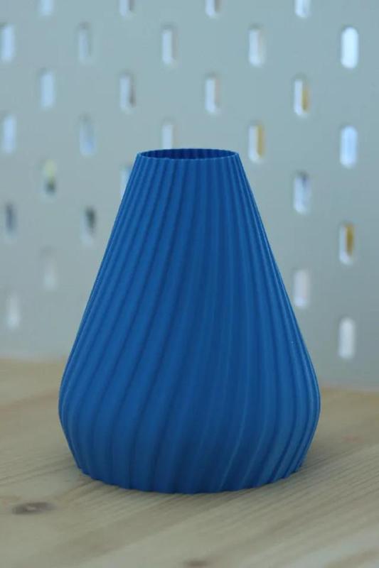 Wavy vase   