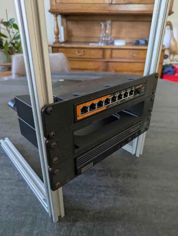 Support de switch keepLiNK 8 ports rack 10"   