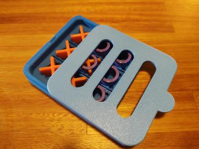Tic Tac Toe with easy lid   