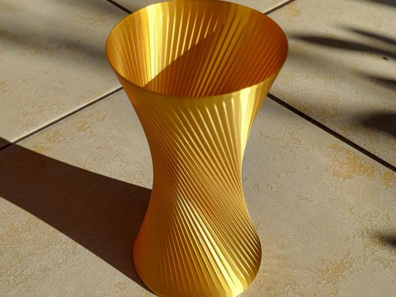 Twist vase