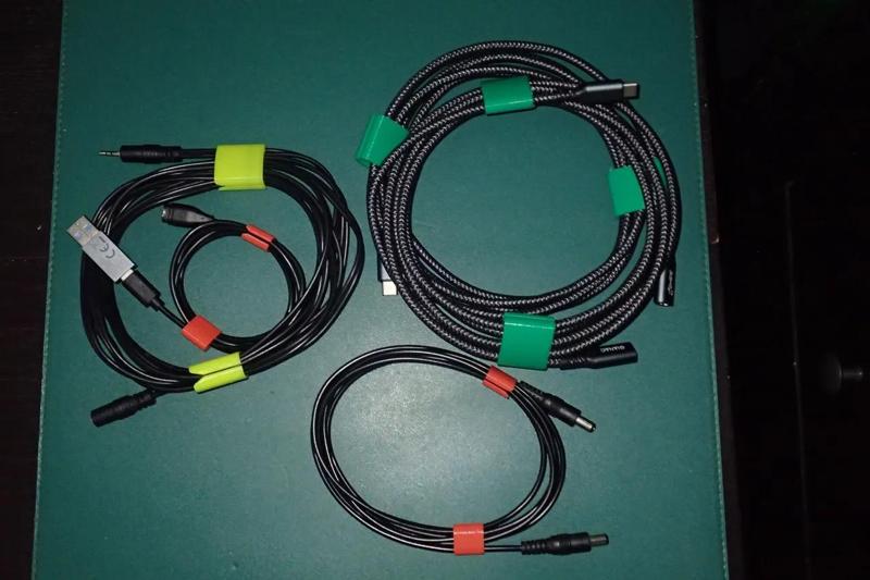 Cable clip / cable organizer   